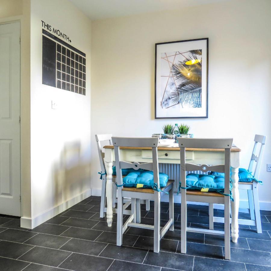 Tudors Esuites 4 Bedroom House Driveway & Garden Birmingham Bagian luar foto
